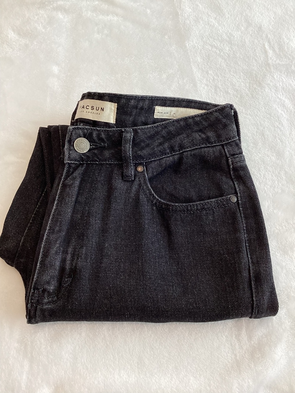 PacSun High Rise Mom Jean Relaxed Fit Crop Size 26 Black Wash